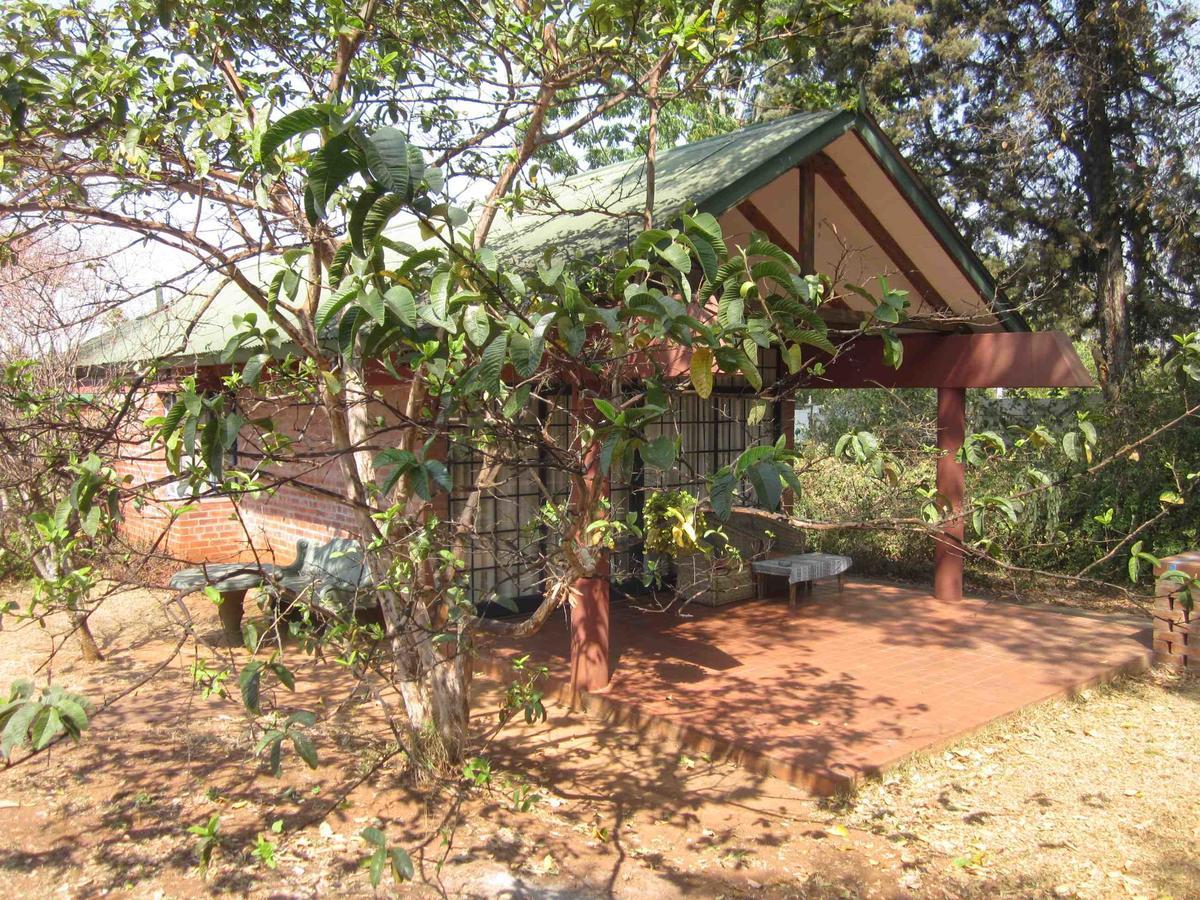 Weaver Cottages ฮาราเร ภายนอก รูปภาพ